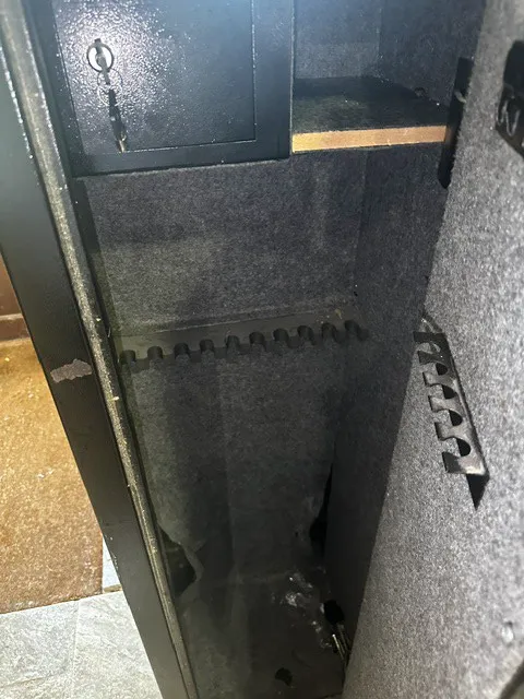 Buffalo River Electronic 10 Gun Cabinet (Used) 6.webp