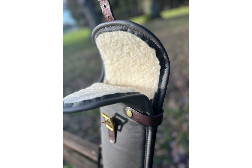 joanne-yorath-special-budget-leather-gun-slip-7.jpg